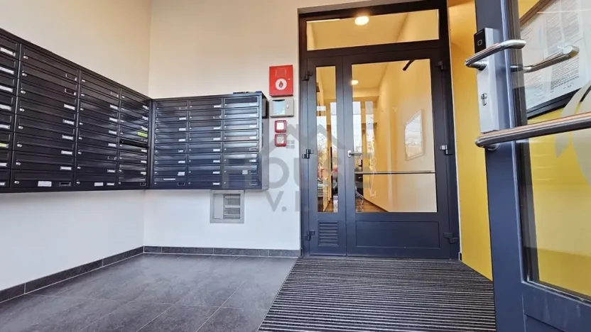 Pronájem bytu 1+kk, Praha - Hloubětín, Kolbenova, 30 m2