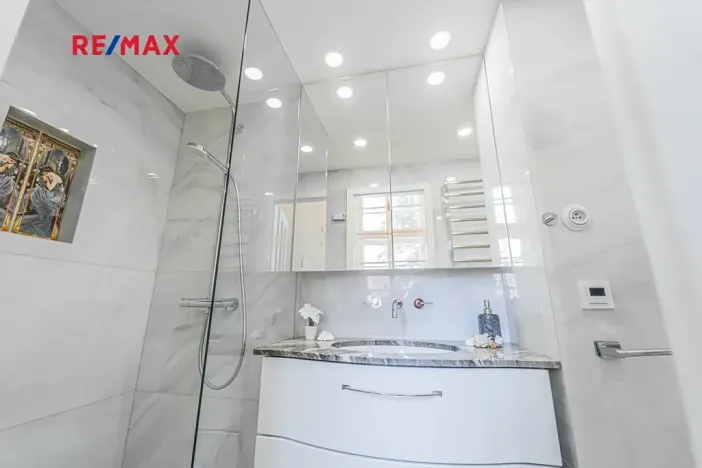 Prodej bytu 2+1, Praha - Staré Město, Náprstkova, 42 m2