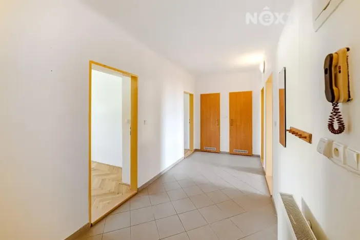 Prodej bytu 3+1, Praha - Libeň, Horovo náměstí, 90 m2