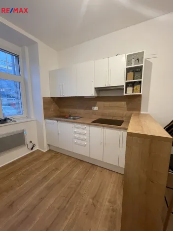 Pronájem bytu 2+kk, Praha - Libeň, Na rozcestí, 38 m2