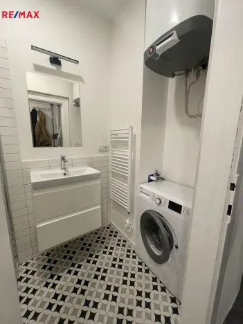 Pronájem bytu 2+kk, Praha - Libeň, Na rozcestí, 38 m2