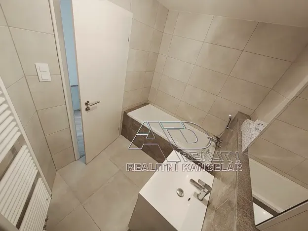 Pronájem bytu 2+kk, České Budějovice, Na Zlaté stoce, 54 m2