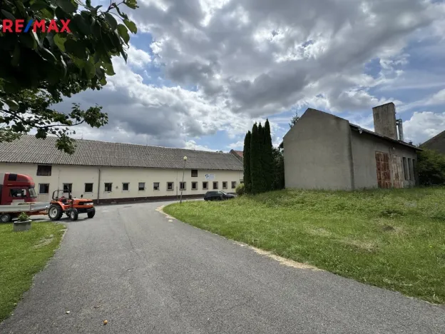 Pronájem výrobních prostor, Věžky, 2322 m2
