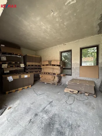 Pronájem výrobních prostor, Věžky, 2322 m2