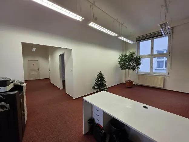 Pronájem kanceláře, Plzeň, náměstí Republiky, 60 m2