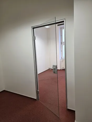 Pronájem kanceláře, Plzeň, náměstí Republiky, 60 m2