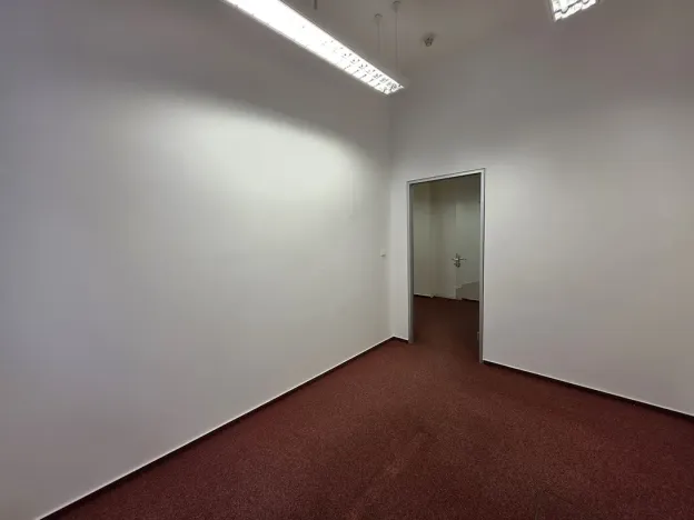 Pronájem kanceláře, Plzeň, náměstí Republiky, 60 m2