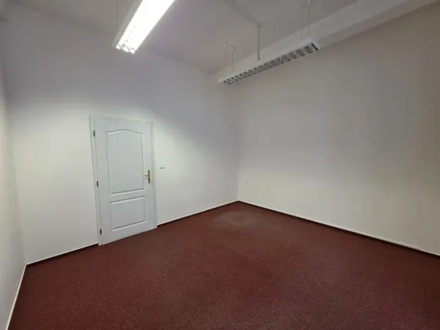 Pronájem kanceláře, Plzeň, náměstí Republiky, 60 m2