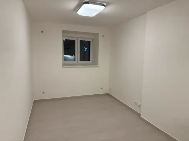 Pronájem bytu 1+kk, Praha - Vinohrady, Nad olšinami, 25 m2