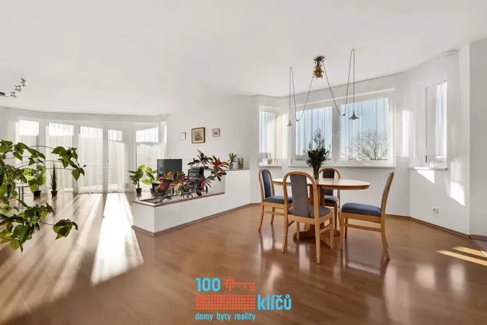 Prodej rodinného domu, Praha - Lipence, Nad žlábkem, 318 m2