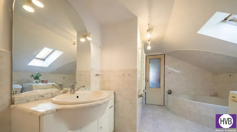 Prodej rodinného domu, Holubice, V Průhonu, 170 m2