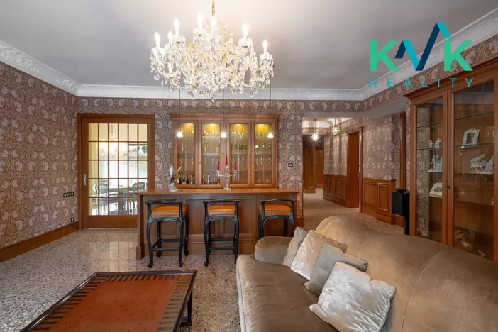 Prodej bytu 6+kk a větší, Karlovy Vary, U Imperiálu, 252 m2