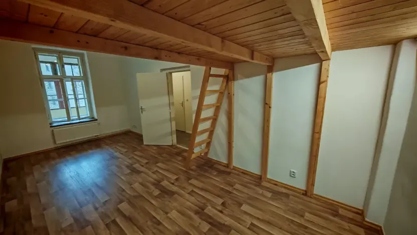 Pronájem bytu 1+kk, Praha - Nové Město, Na bojišti, 36 m2