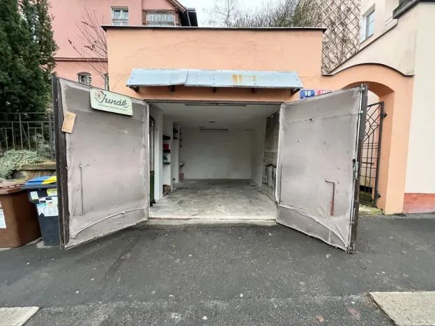 Pronájem garáže, Teplice, Josefa Šafaříka, 21 m2