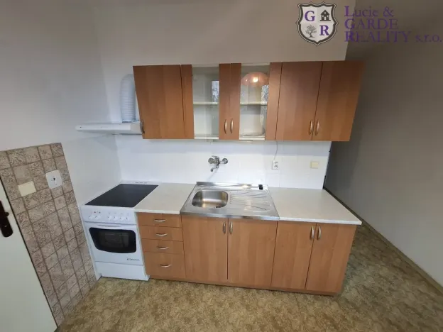 Pronájem bytu 1+1, Vysoký Chlumec, 33 m2