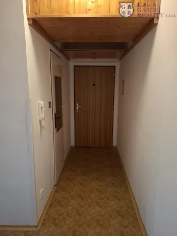 Pronájem bytu 1+1, Vysoký Chlumec, 33 m2