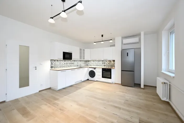 Pronájem bytu 2+kk, Praha - Smíchov, Kroftova, 58 m2