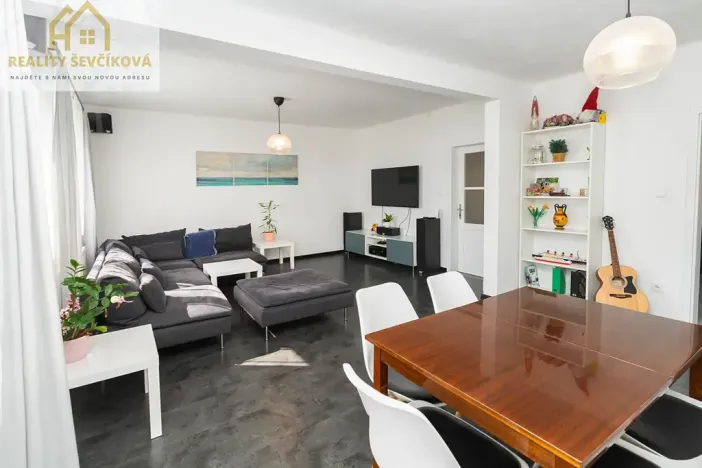 Prodej rodinného domu, Nechanice, 180 m2