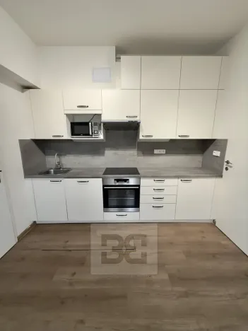 Pronájem bytu 3+1, Praha - Hlubočepy, Nad pomníkem, 120 m2