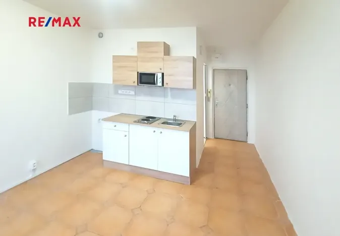 Pronájem bytu 1+kk, Lubná, 19 m2