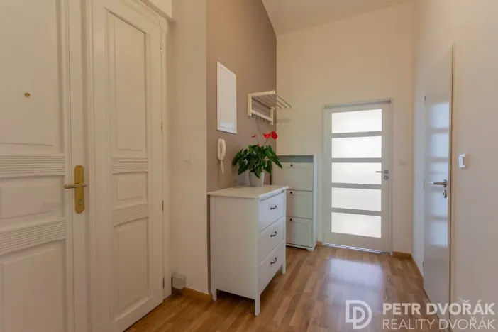 Pronájem bytu 2+kk, Praha - Žižkov, Bořivojova, 49 m2