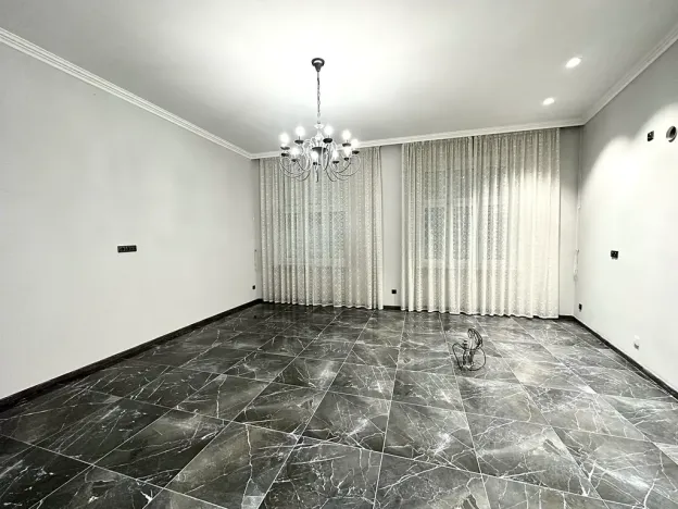 Prodej bytu 4+1, Karlovy Vary, Vřídelní, 160 m2