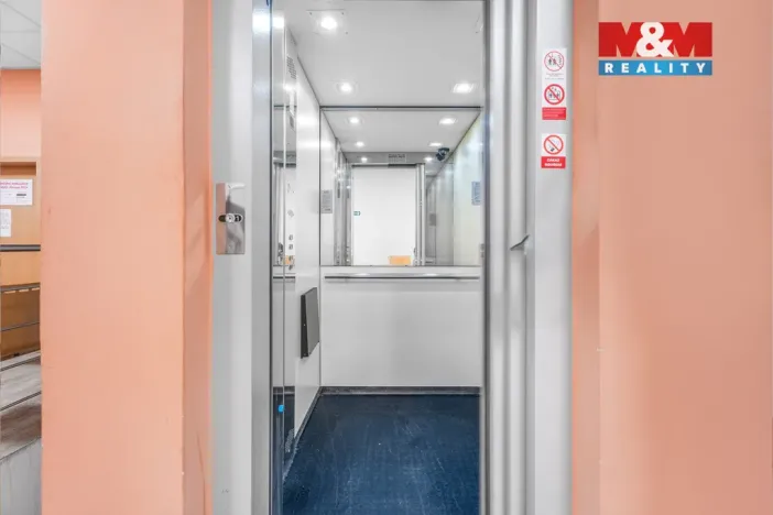 Pronájem komerční nemovitosti, Ústí nad Labem - Severní Terasa, Šrámkova, 32 m2