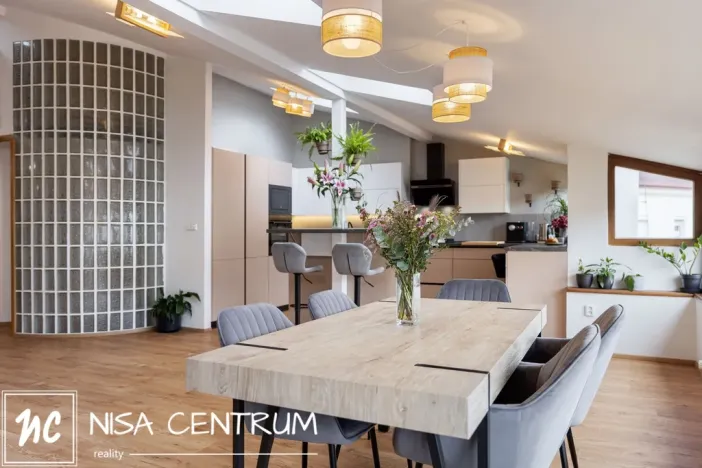 Prodej atypického bytu, Praha - Vinohrady, Vozová, 260 m2