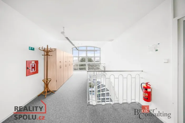 Pronájem rodinného domu, Průhonice, U Křížku, 447 m2