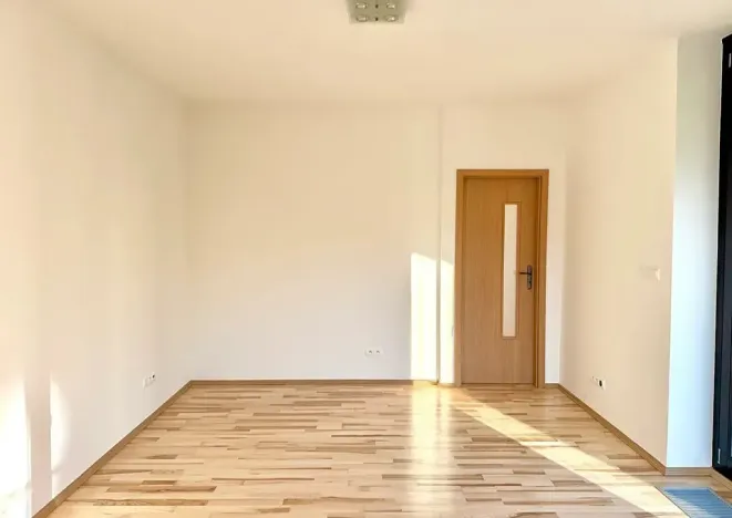 Prodej bytu 2+kk, Praha - Žižkov, Ke kapslovně, 58 m2