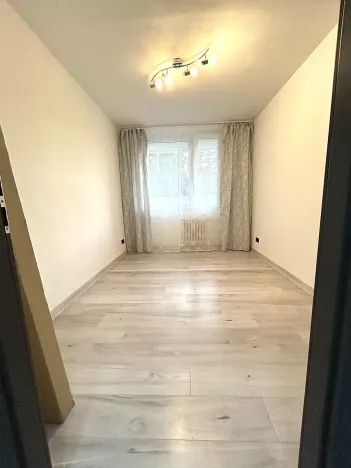 Pronájem bytu 2+kk, Praha - Prosek, Vysočanská, 43 m2