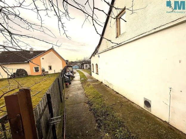 Prodej rodinného domu, Hevlín, 250 m2