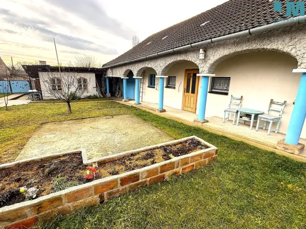 Prodej rodinného domu, Hevlín, 250 m2