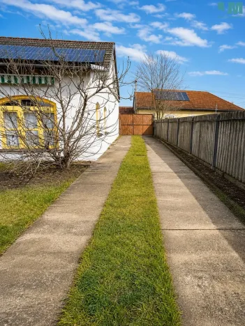 Prodej rodinného domu, Hevlín, 250 m2