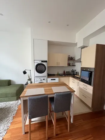 Pronájem bytu 2+kk, Praha - Karlín, Urxova, 49 m2