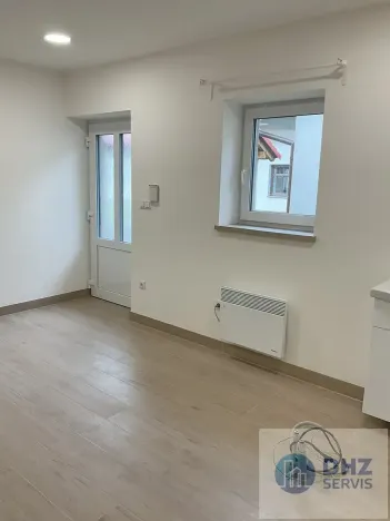 Pronájem komerční nemovitosti, Hořátev, 22 m2