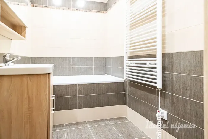 Pronájem bytu 3+1, Praha - Prosek, Litoměřická, 54 m2