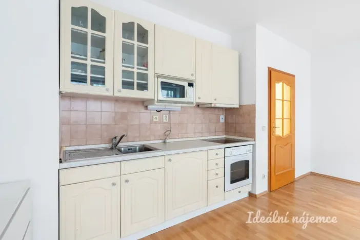 Pronájem bytu 1+kk, Praha - Libeň, Na žertvách, 31 m2