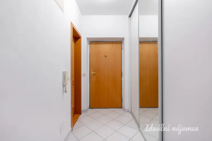 Pronájem bytu 1+kk, Praha - Libeň, Na žertvách, 31 m2