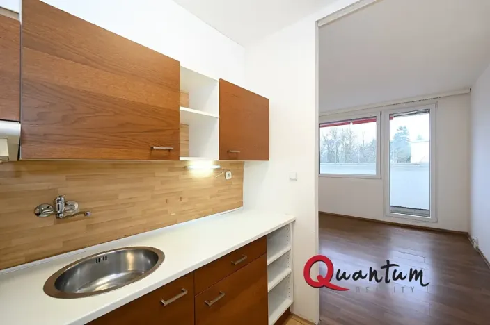 Prodej bytu 1+kk, Praha - Prosek, Lovosická, 34 m2