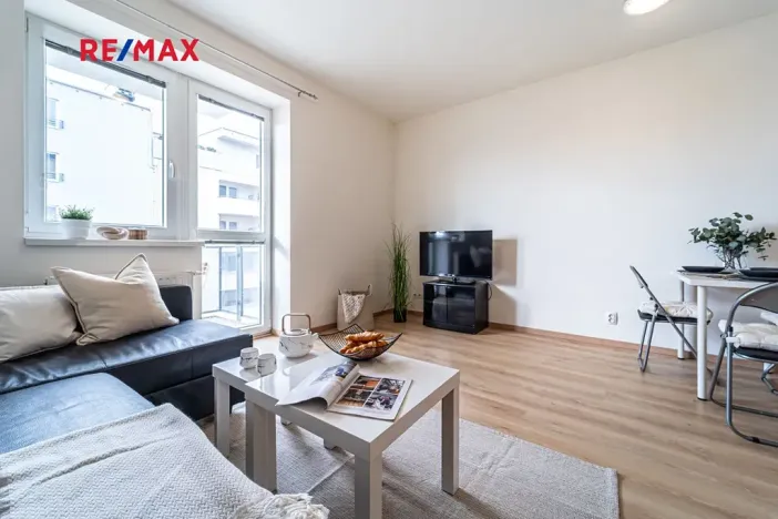 Pronájem bytu 2+kk, Brno, Listnatá, 45 m2