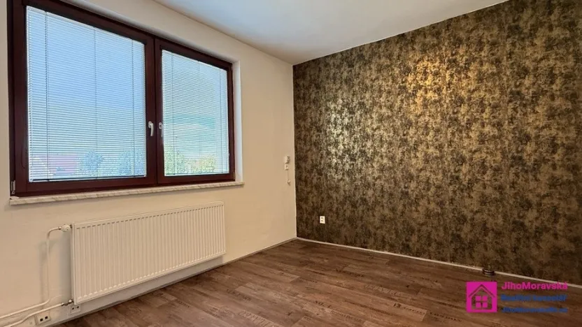 Pronájem obchodního prostoru, Hustopeče, Brněnská, 12 m2