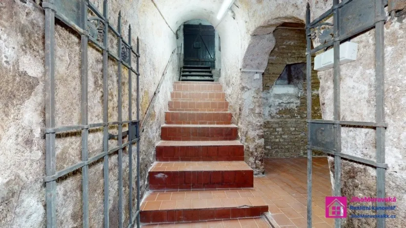 Prodej vinného sklepa, Valtice, Střelecká, 74 m2