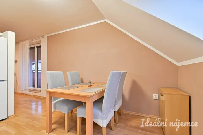 Pronájem bytu 2+kk, Zastávka, Stará osada, 63 m2