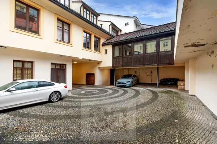 Prodej činžovního domu, Praha - Břevnov, Bělohorská, 515 m2