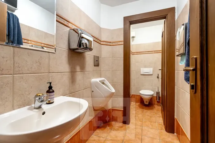 Prodej činžovního domu, Praha - Břevnov, Bělohorská, 515 m2