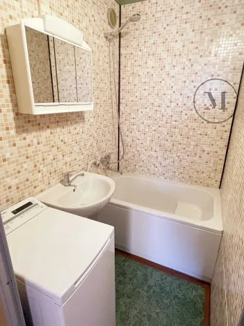 Pronájem bytu 2+kk, Velešín, Nad Cihelnou, 42 m2