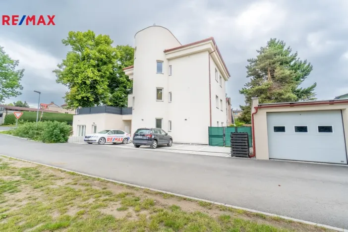 Pronájem bytu 1+kk, Roztoky, Lidická, 33 m2