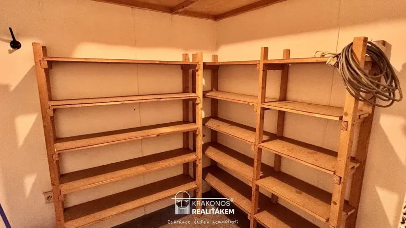 Pronájem obchodního prostoru, Kopřivnice, Obránců míru, 26 m2