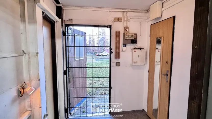 Pronájem obchodního prostoru, Kopřivnice, Obránců míru, 26 m2